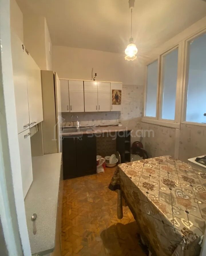 2 Սենյականոց Բնակարան, 43քմ, 9/9 հարկ, Նորմալ Վիճակում