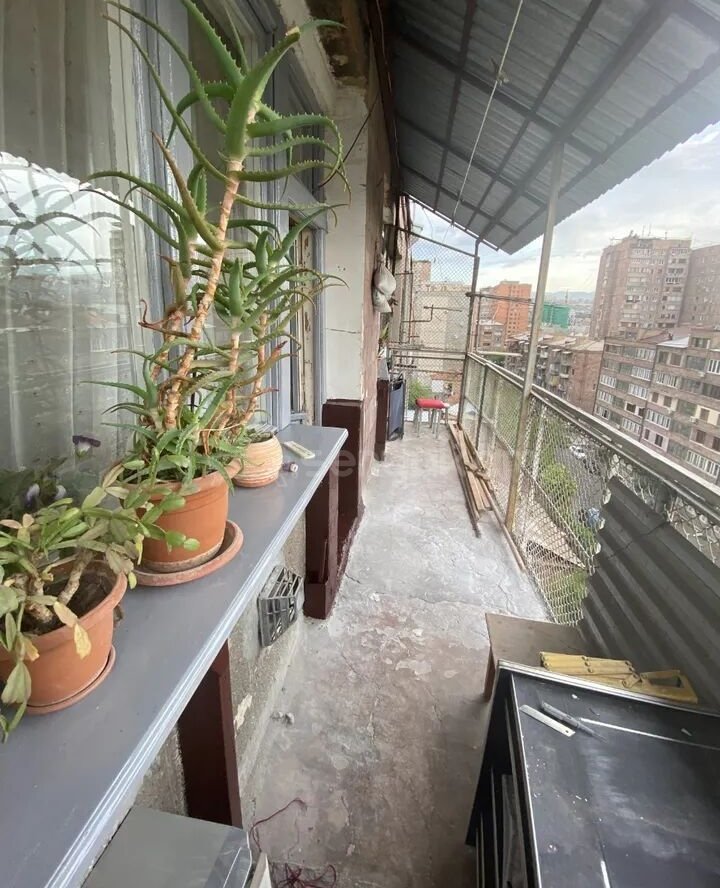 2 Սենյականոց Բնակարան, 43քմ, 9/9 հարկ, Նորմալ Վիճակում