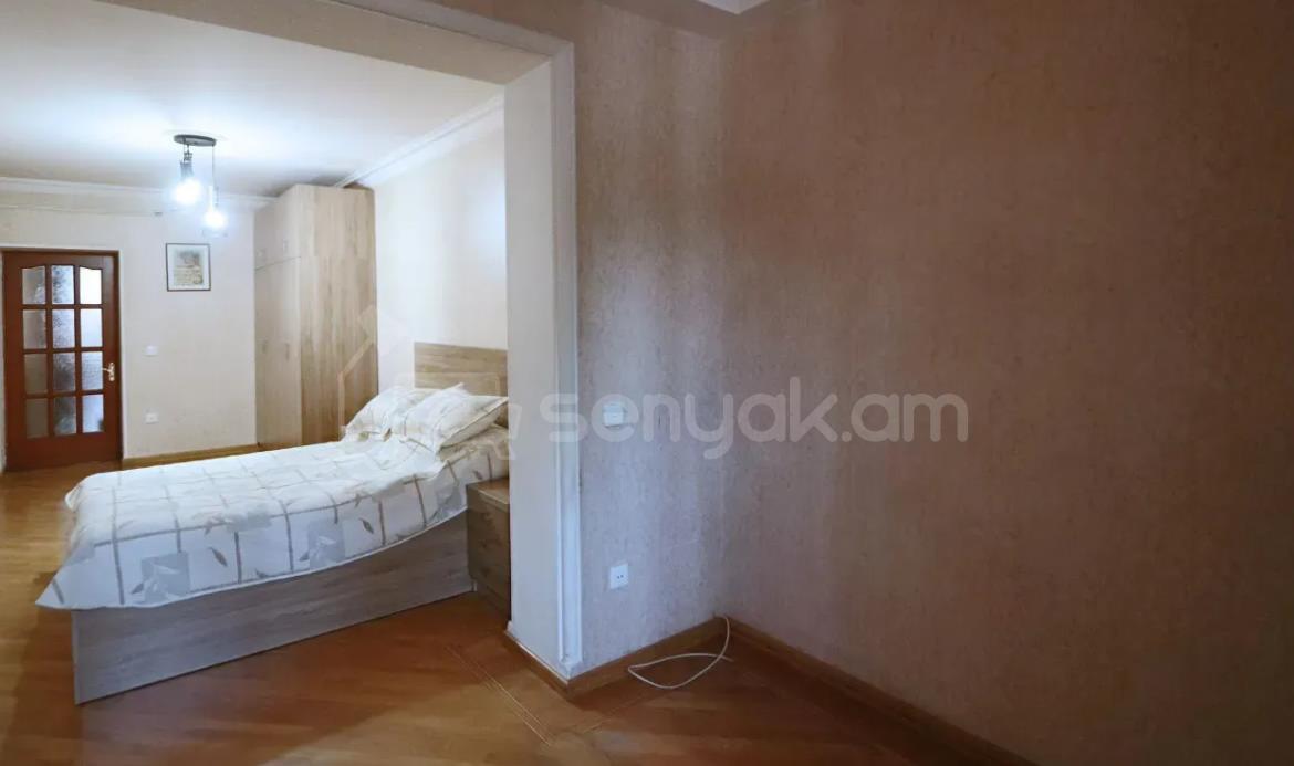 3 Սենյականոց Բնակարան Քարե Շենքում, 80քմ, 1/5 հարկ, Կապիտալ Վերանորոգված, Կահավորված, Արևկող