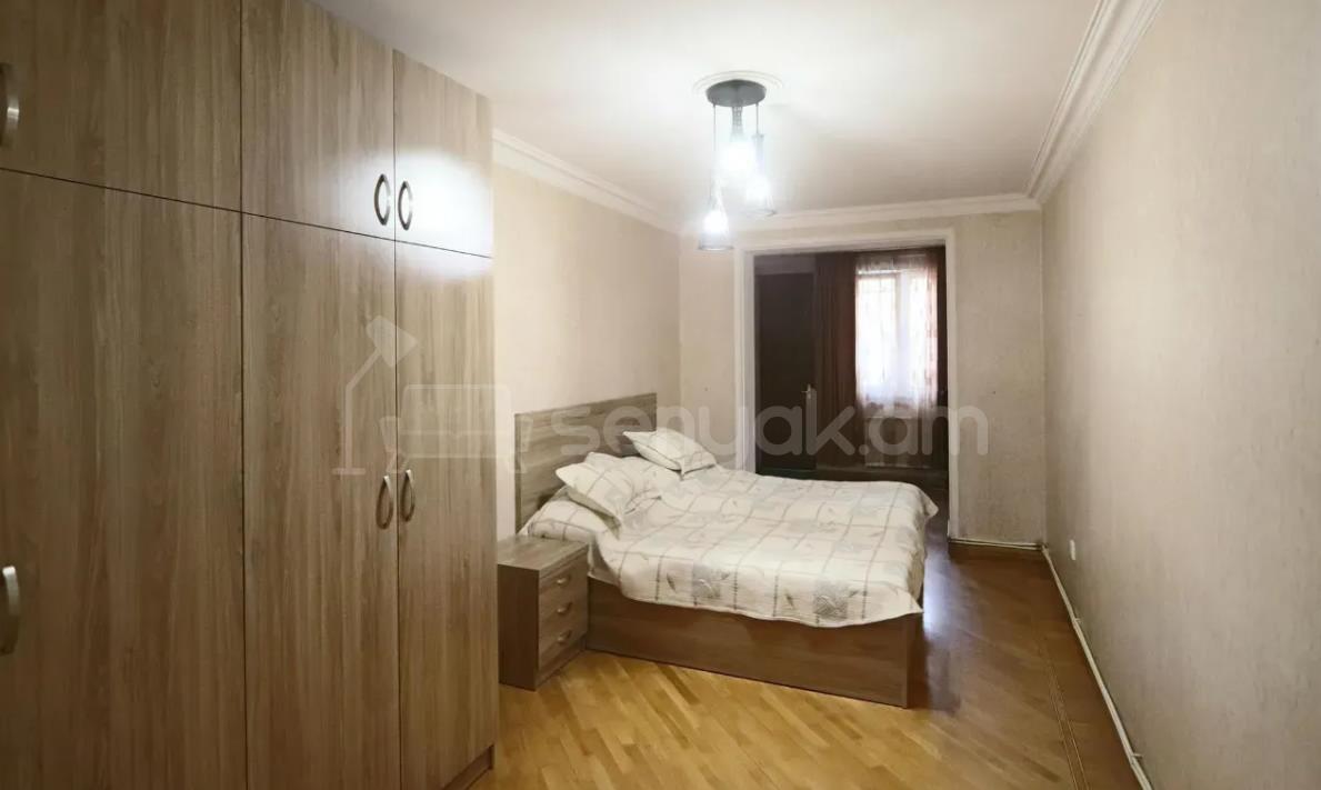 3 Սենյականոց Բնակարան Քարե Շենքում, 80քմ, 1/5 հարկ, Կապիտալ Վերանորոգված, Կահավորված, Արևկող