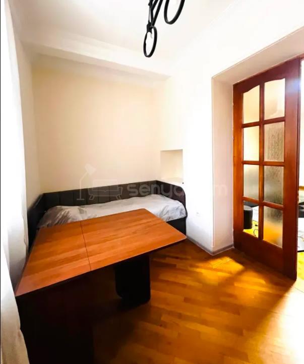 3 Սենյականոց Բնակարան Քարե Շենքում, 80քմ, 1/5 հարկ, Կապիտալ Վերանորոգված, Կահավորված, Արևկող