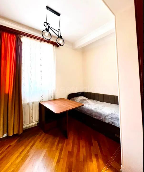 3 Սենյականոց Բնակարան Քարե Շենքում, 80քմ, 1/5 հարկ, Կապիտալ Վերանորոգված, Կահավորված, Արևկող