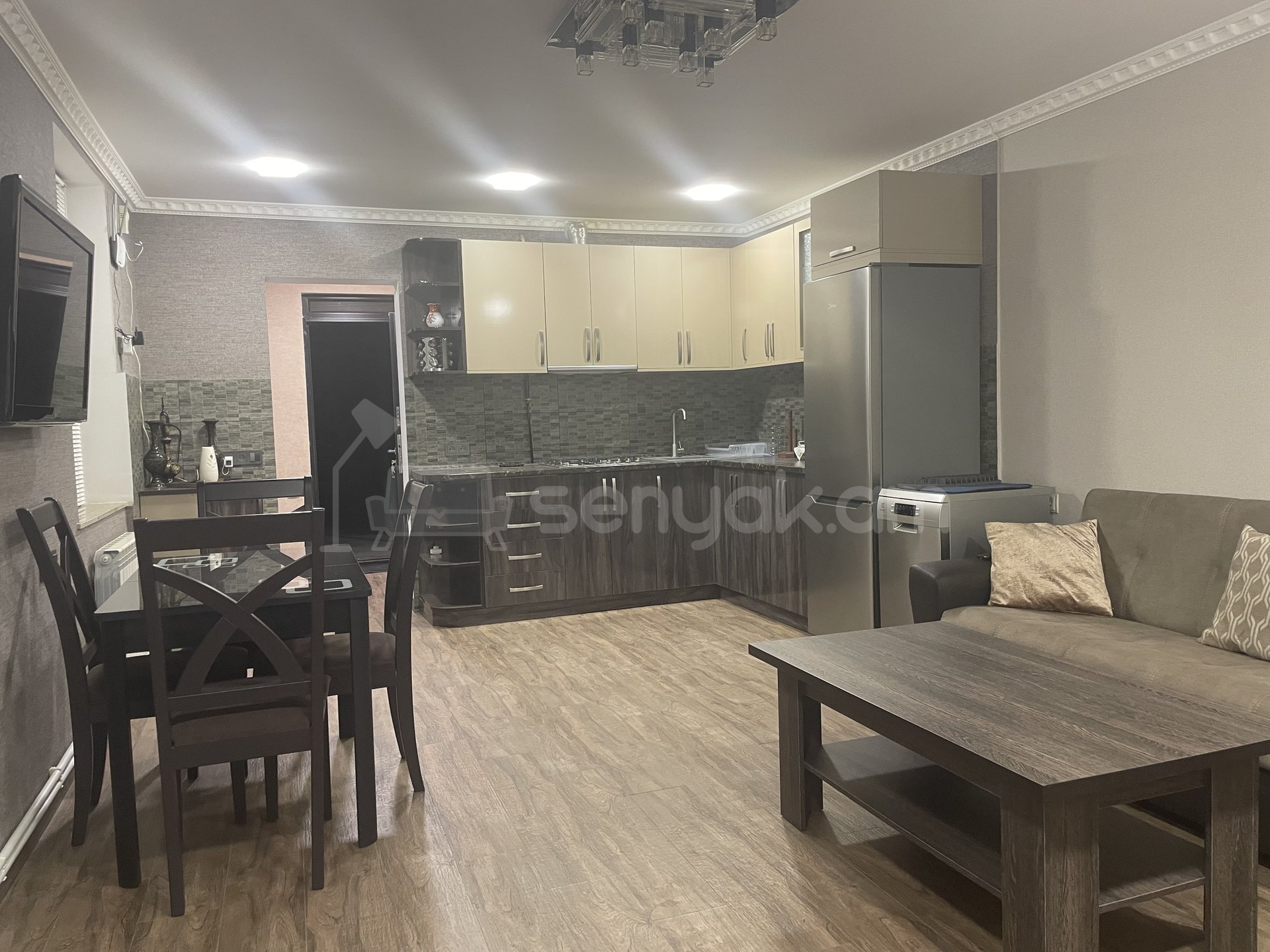 2 Սենյականոց Սեփական Տուն, 60քմ, Կապիտալ Վերանորոգված