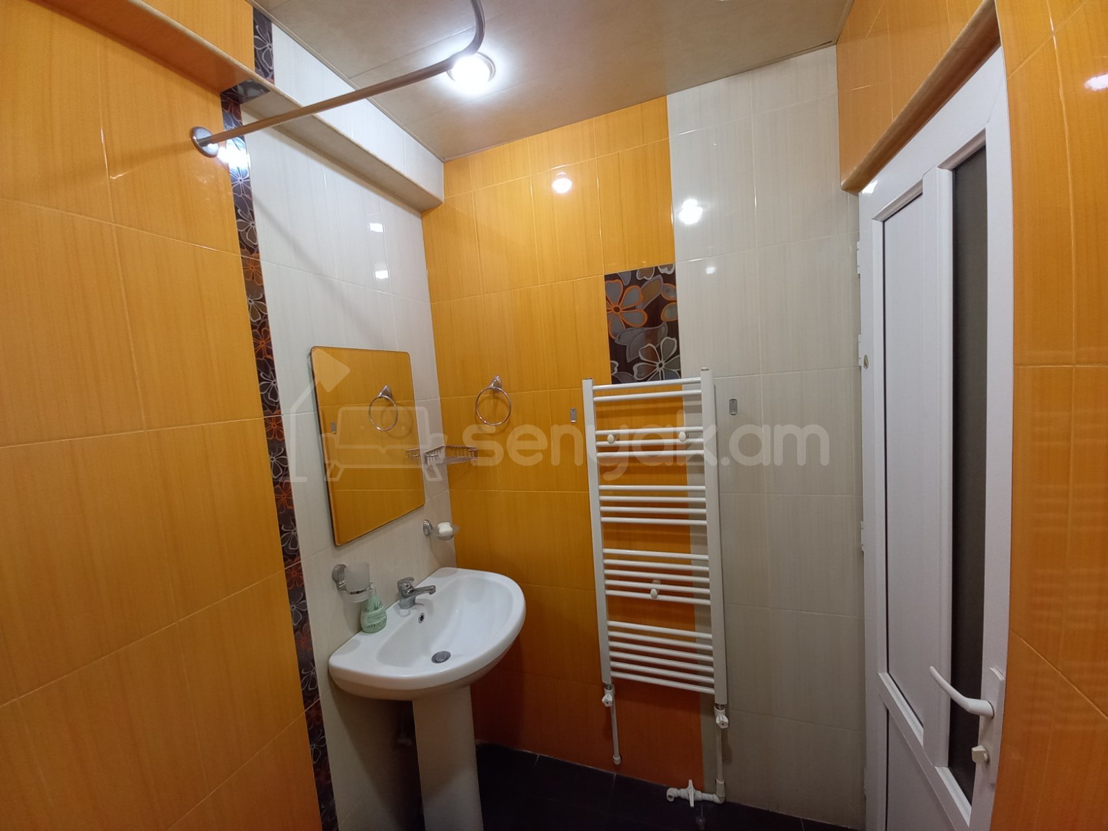 2 Սենյականոց Բնակարան Քարե Շենքում, 51քմ, 3/8 հարկ, Կապիտալ Վերանորոգված, Կահավորված