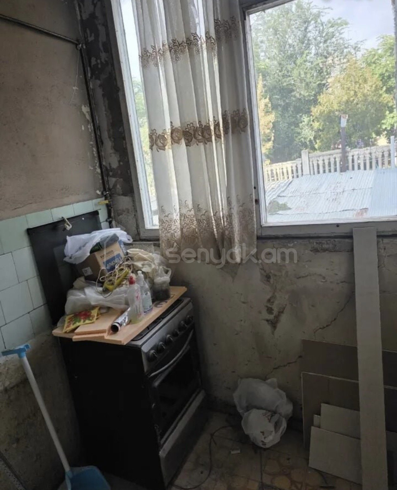 2 Սենյականոց Բնակարան Քարե Շենքում, 42քմ, 2/5 հարկ, Պետական Վիճակում