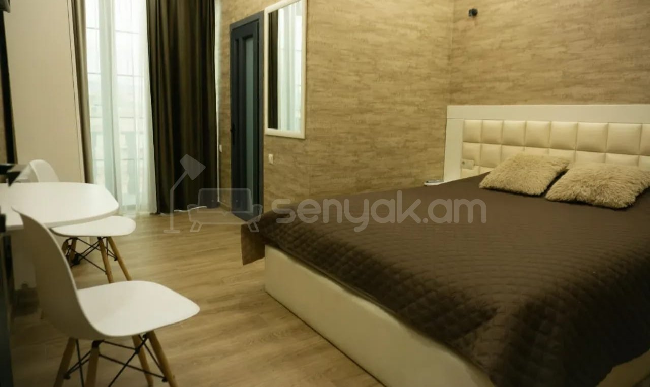 7 Սենյականոց Շքեղ Առանձնատուն, 200քմ, Լողավազանով