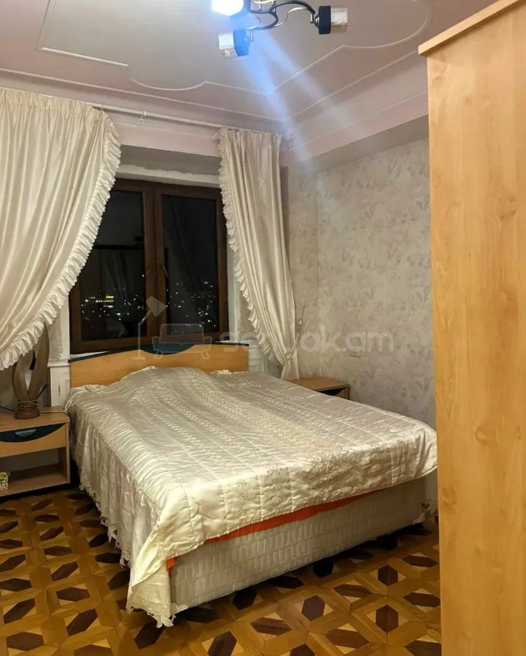 3 Սենյականոց Բնակարան, 110քմ, 14/16 հարկ, Նորմալ Վիճակում, Կահավորված