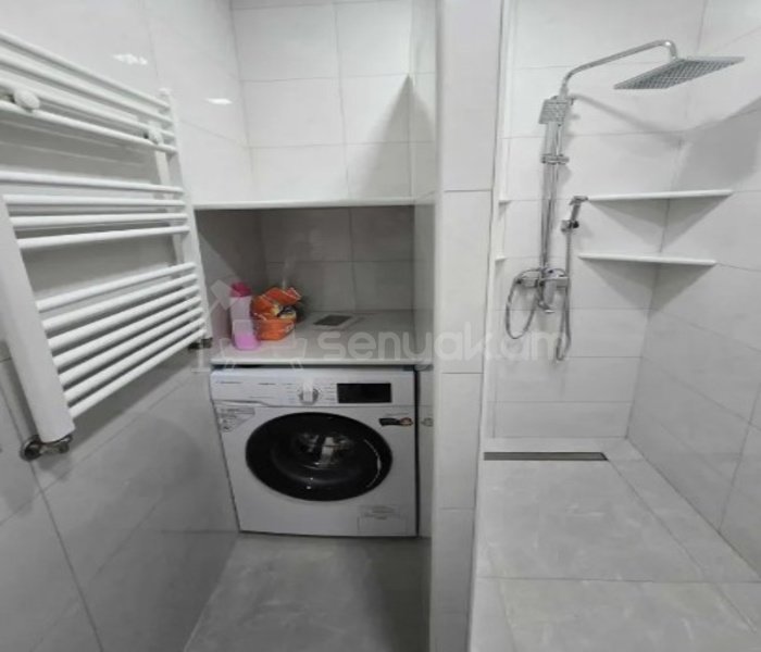 3 Սենյականոց Բնակարան, 90քմ, 6/8 հարկ, Կապիտալ Վերանորոգված, Մասամբ Կահավորված, Արևկող