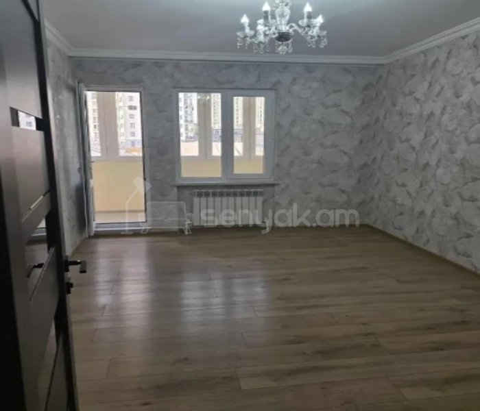 3 Սենյականոց Բնակարան, 90քմ, 6/8 հարկ, Կապիտալ Վերանորոգված, Մասամբ Կահավորված, Արևկող