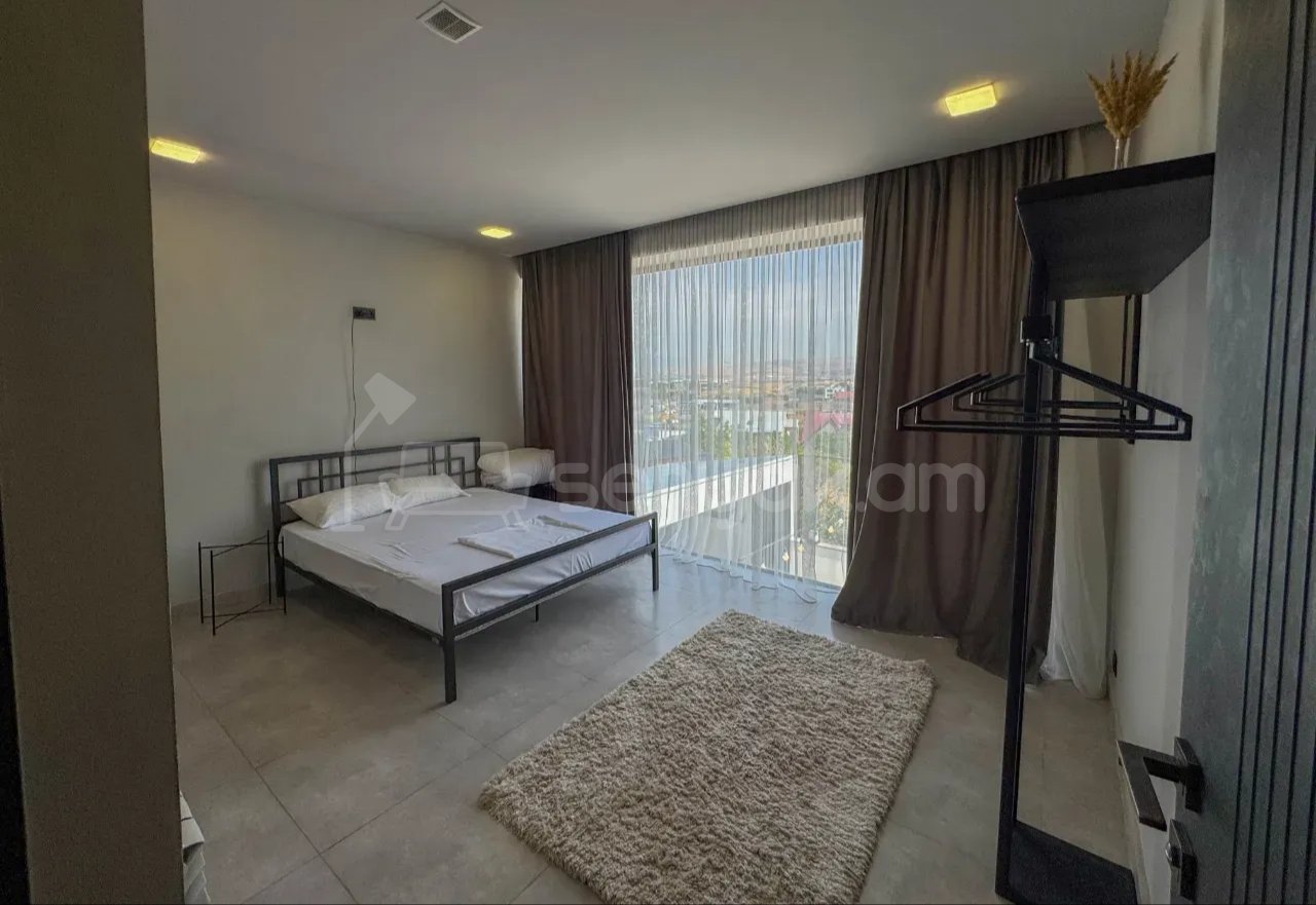 4 Սենյականոց Շքեղ Առանձնատուն, 200քմ, Լողավազանով