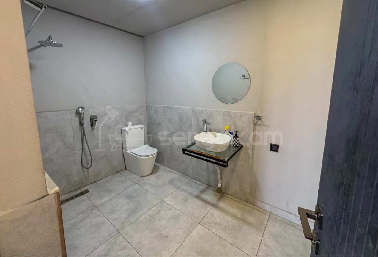 4 Սենյականոց Շքեղ Առանձնատուն, 200քմ, Լողավազանով