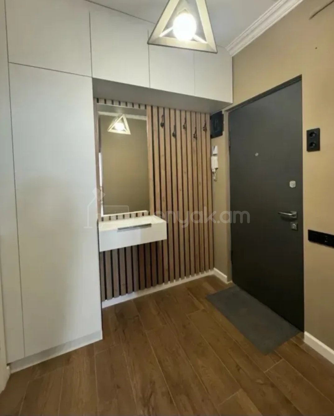 2 Սենյականոց Բնակարան, 50քմ, 5/9 հարկ, Կապիտալ Վերանորոգված