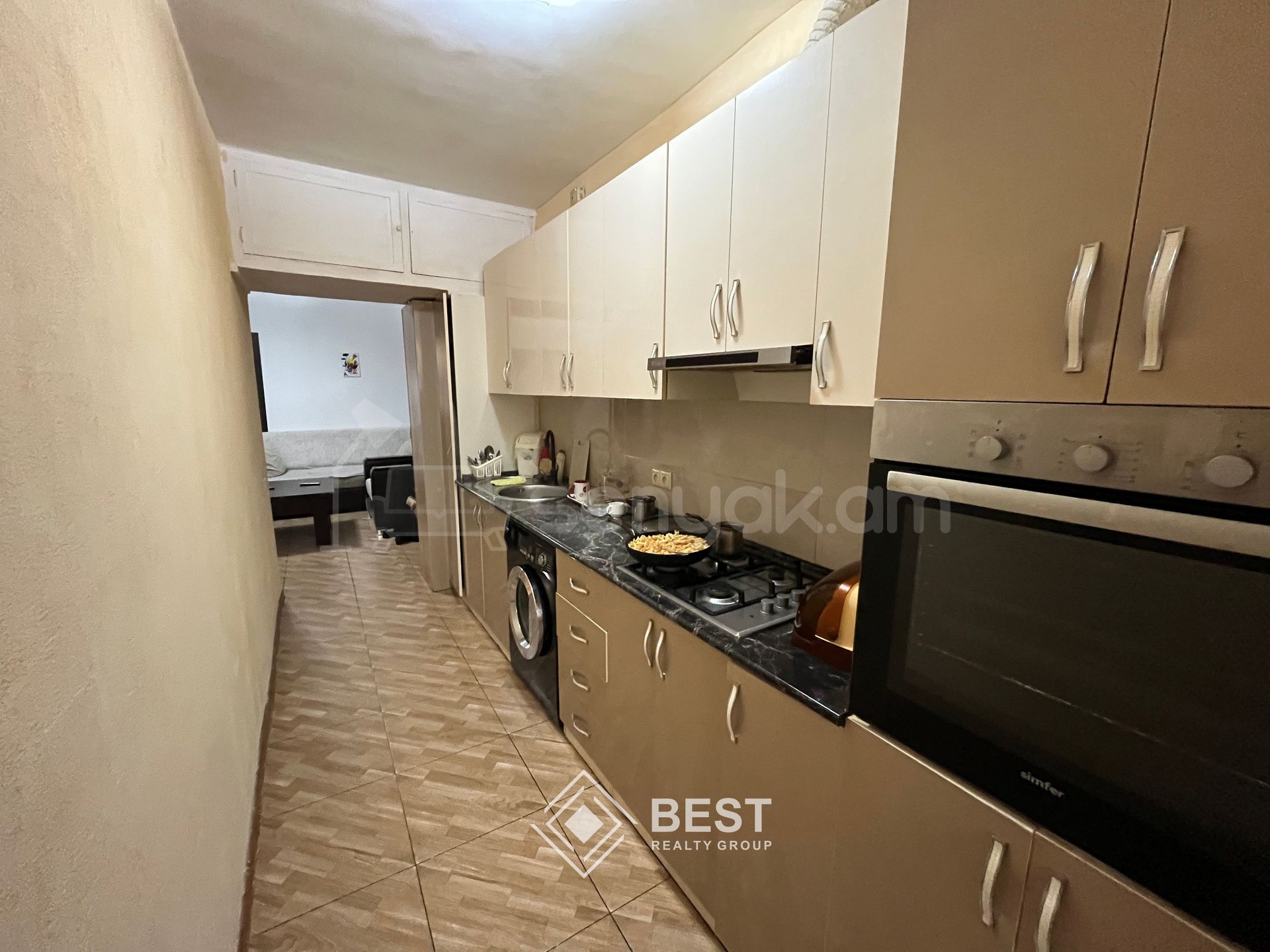 3 Սենյականոց Բնակարան Քարե Շենքում, 82քմ, 2/5 հարկ, Կապիտալ Վերանորոգված