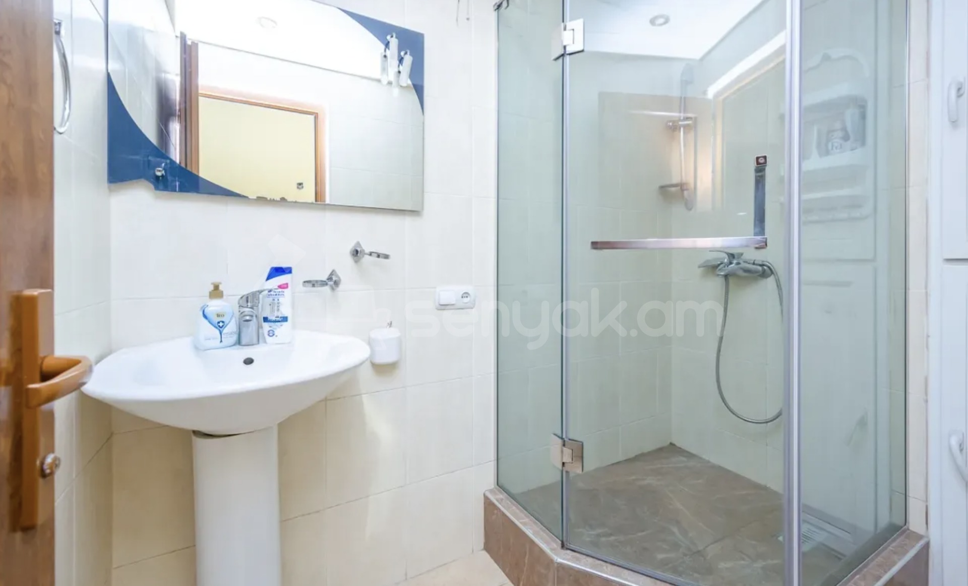 3 Սենյականոց Բնակարան, 96քմ, 4/16 հարկ, Կապիտալ Վերանորոգված, Կահավորված