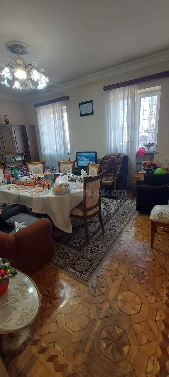 4 Սենյականոց Սեփական Տուն, 197քմ, Կոսմետիկ Վերանորոգված