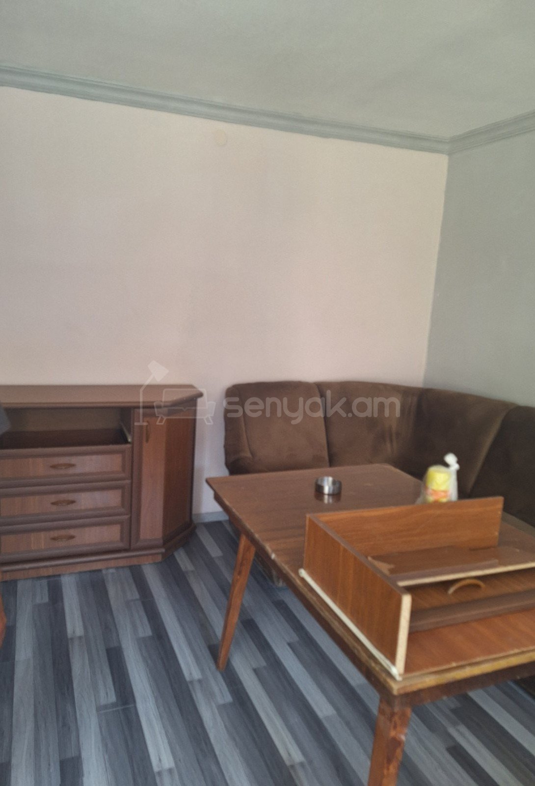 1 Սենյականոց Բնակարան Քարե Շենքում, 30քմ, 2/5 հարկ, Նորմալ Վիճակում