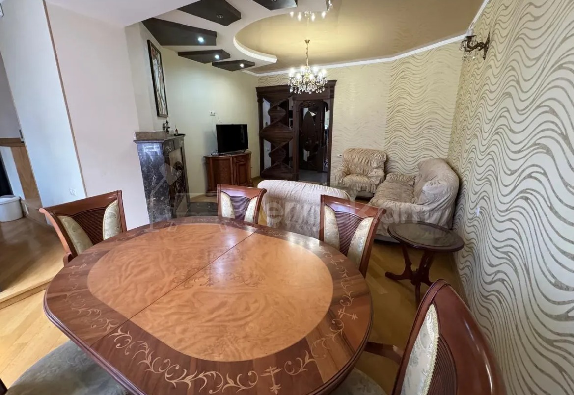 3 Սենյականոց Բնակարան Քարե Շենքում, 82քմ, 4/4 հարկ, Կապիտալ Վերանորոգված, Կահավորված, Արևկող