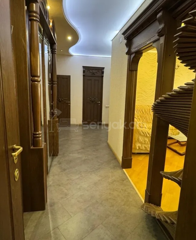 3 Սենյականոց Բնակարան Քարե Շենքում, 82քմ, 4/4 հարկ, Կապիտալ Վերանորոգված, Կահավորված, Արևկող