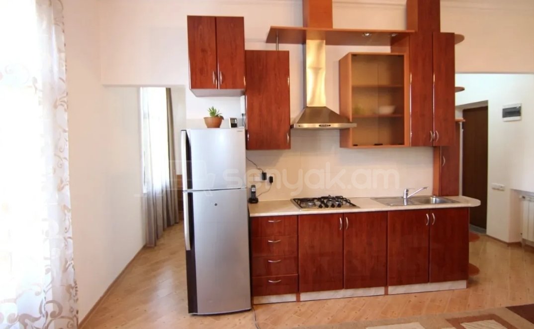 2 Սենյականոց Բնակարան Քարե Շենքում, 40քմ, 5/5 հարկ, Կապիտալ Վերանորոգված, Կահավորված