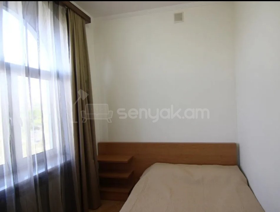 2 Սենյականոց Բնակարան Քարե Շենքում, 40քմ, 5/5 հարկ, Կապիտալ Վերանորոգված, Կահավորված