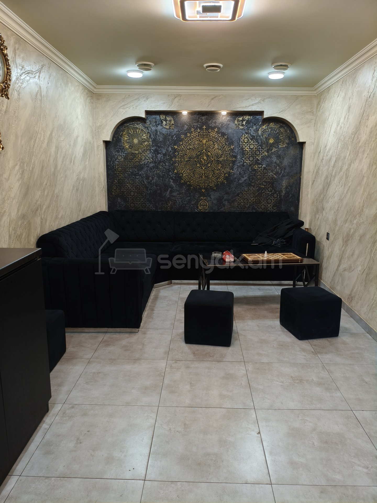 1 Սենյականոց Բնակարան Քարե Շենքում, 30քմ, 1/1 հարկ, Կապիտալ Վերանորոգված, Կահավորված