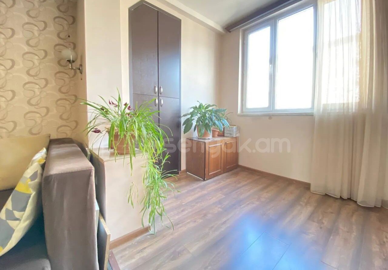 3 Սենյականոց Բնակարան, 75քմ, 2/4 հարկ, Կապիտալ Վերանորոգված