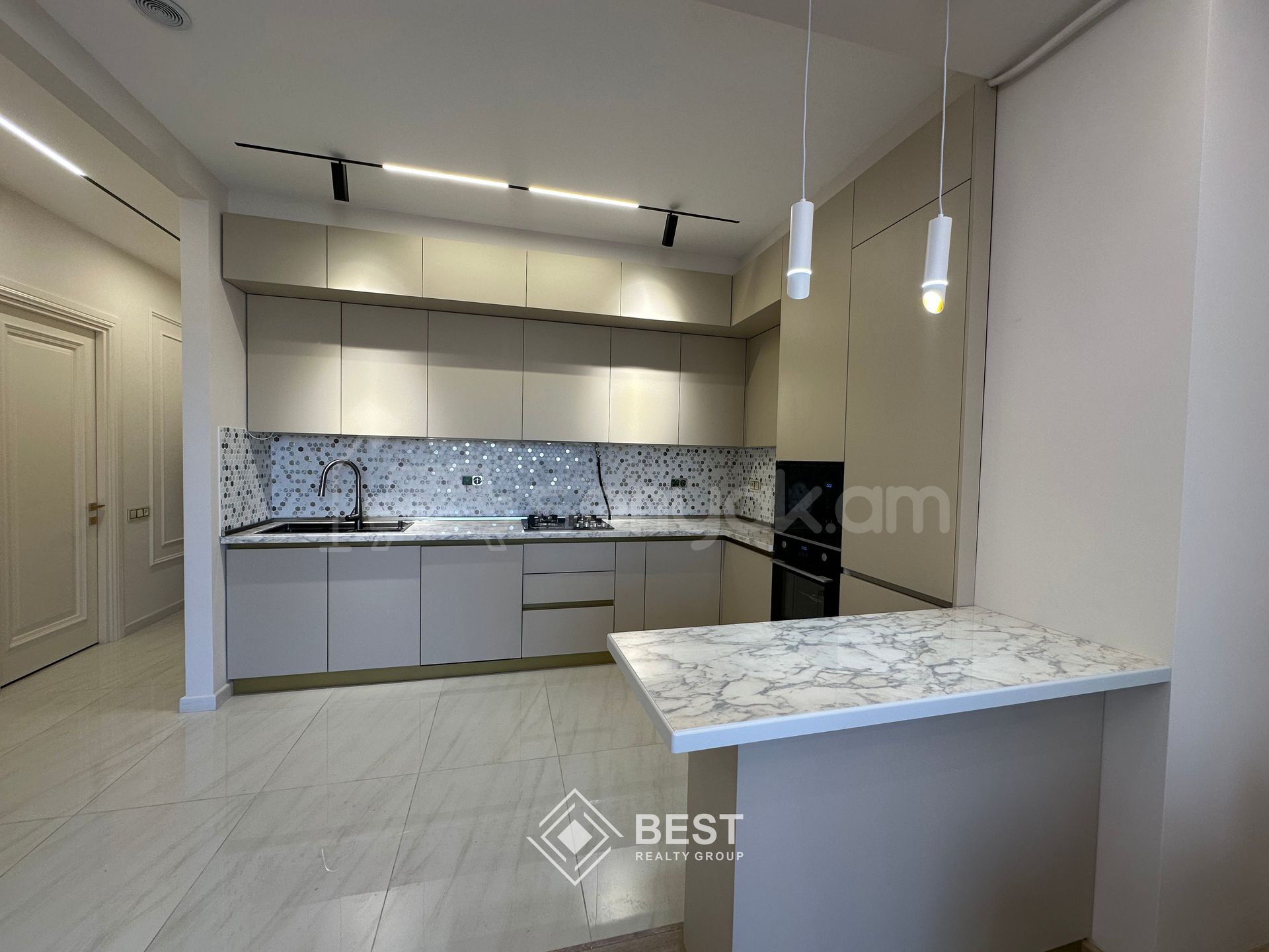 3 Սենյականոց Բնակարան Նորակառույցում, 78քմ, 6/15 հարկ, Դիզայներական Վերանորոգված, Կահավորված, Արևկող