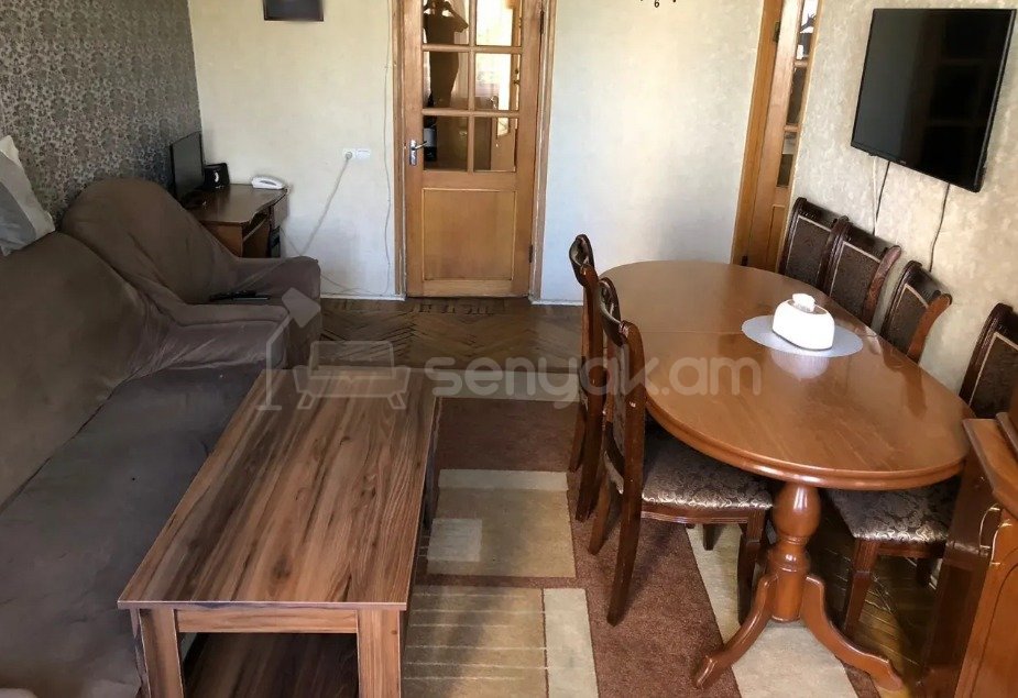 3 Սենյականոց Բնակարան, 74քմ, 2/4 հարկ, Նորմալ Վիճակում