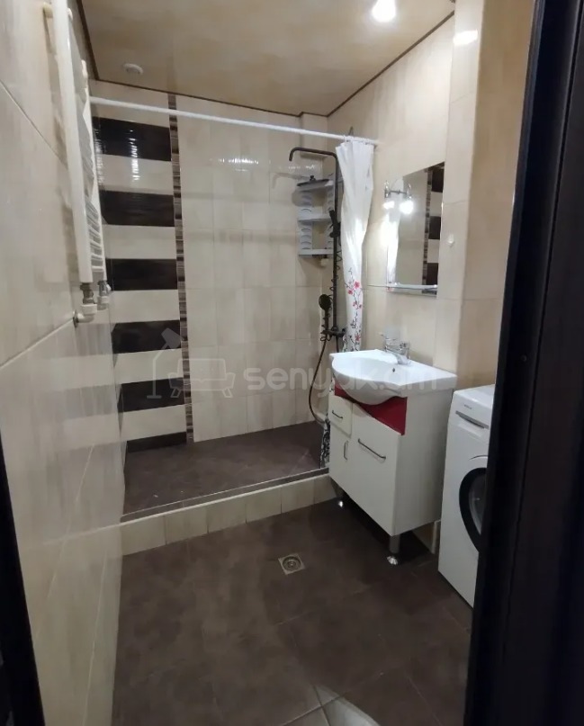 3 Սենյականոց Բնակարան Քարե Շենքում, 97քմ, 2/6 հարկ, Դիզայներական Վերանորոգված, Կահավորված, Արևկող