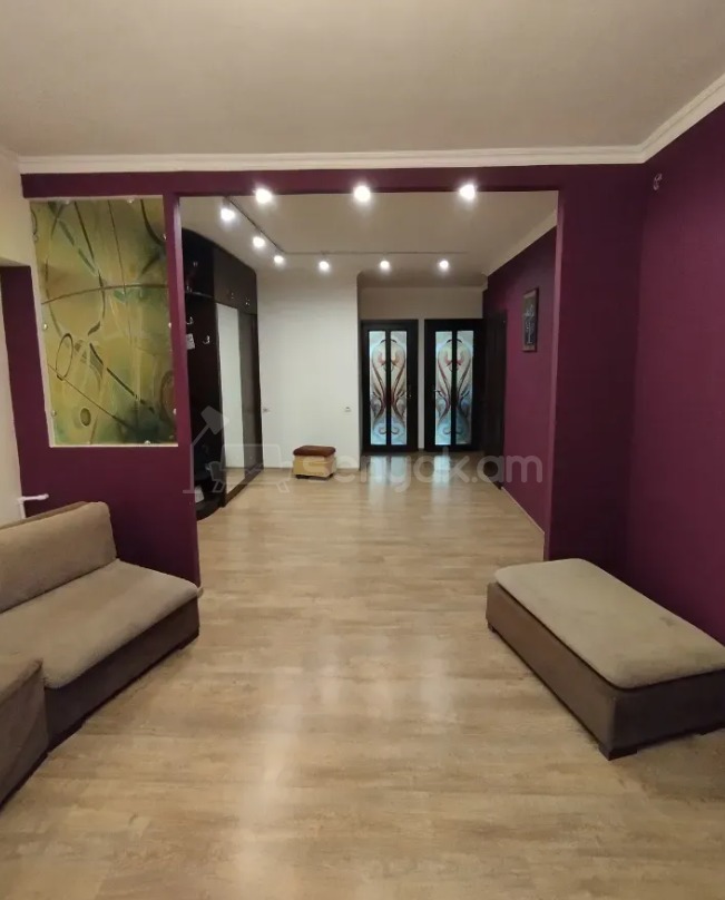 3 Սենյականոց Բնակարան Քարե Շենքում, 97քմ, 2/6 հարկ, Դիզայներական Վերանորոգված, Կահավորված, Արևկող