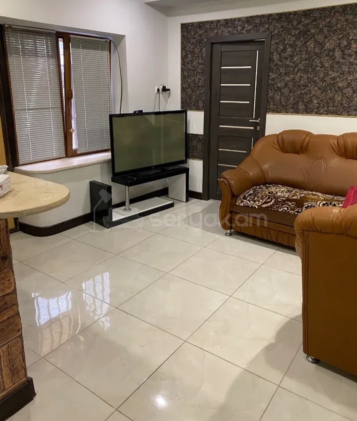 2 Սենյականոց Բնակարան Քարե Շենքում, 40քմ, 1/1 հարկ, Նորմալ Վիճակում, Կահավորված