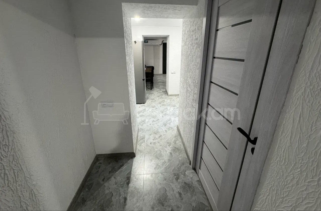 3 Սենյականոց Բնակարան Քարե Շենքում, 82քմ, 1/1 հարկ, Կապիտալ Վերանորոգված, Կահավորված