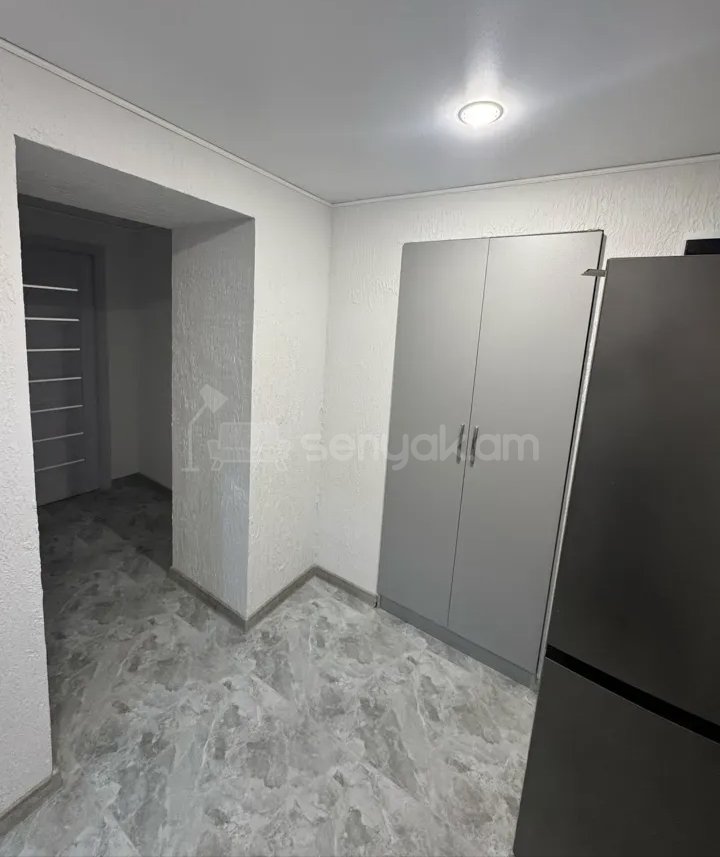 3 Սենյականոց Բնակարան Քարե Շենքում, 82քմ, 1/1 հարկ, Կապիտալ Վերանորոգված, Կահավորված