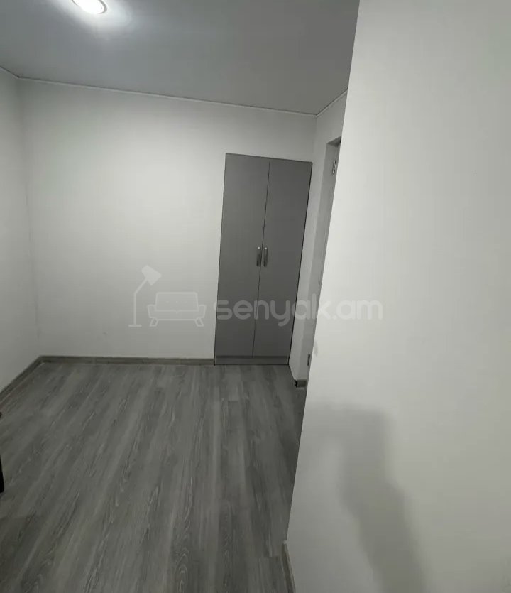 3 Սենյականոց Բնակարան Քարե Շենքում, 82քմ, 1/1 հարկ, Կապիտալ Վերանորոգված, Կահավորված