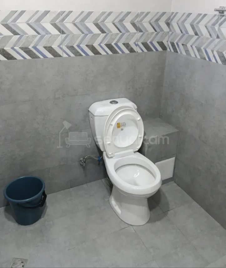 2 Սենյականոց Բնակարան Քարե Շենքում, 48քմ, 2/2 հարկ, Նորմալ Վիճակում, Կահավորված, Արևկող