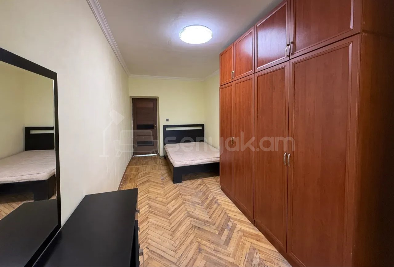 3 Սենյականոց Բնակարան Քարե Շենքում, 62քմ, 3/5 հարկ, Կապիտալ Վերանորոգված, Կահավորված, Արևկող