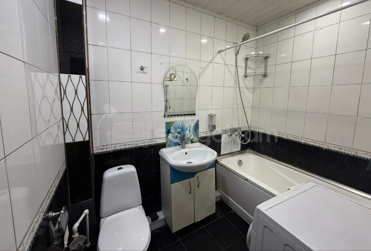 3 Սենյականոց Բնակարան Քարե Շենքում, 62քմ, 3/5 հարկ, Կապիտալ Վերանորոգված, Կահավորված, Արևկող