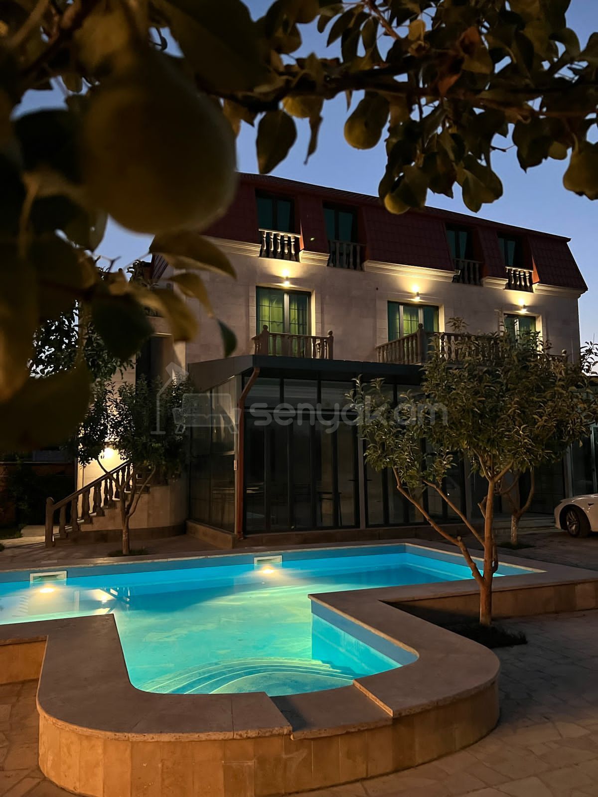 8 Սենյականոց Շքեղ Առանձնատուն, 500քմ, Լողավազանով