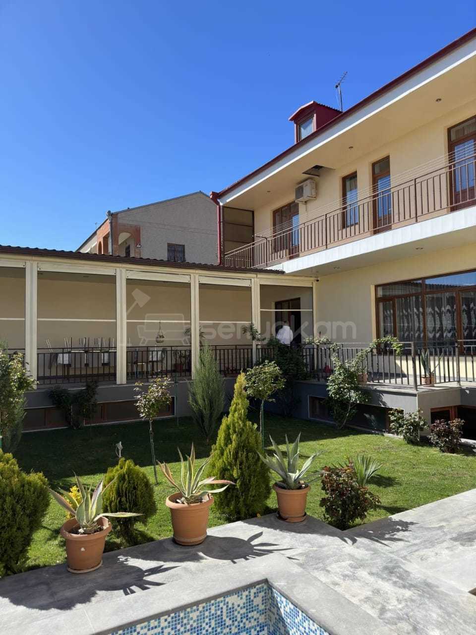 6 Սենյականոց Շքեղ Առանձնատուն, 250քմ, Լողավազանով