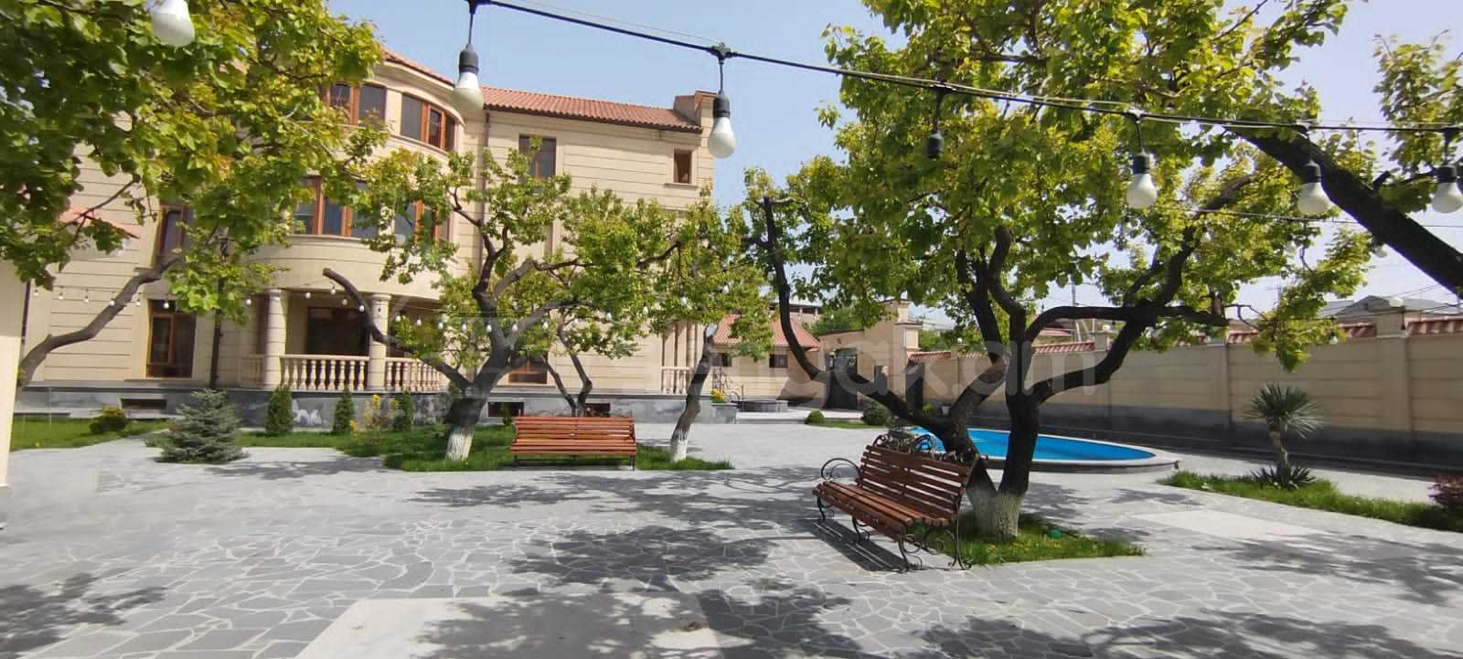 5 Սենյականոց Շքեղ Առանձնատուն, 300քմ, Լողավազանով