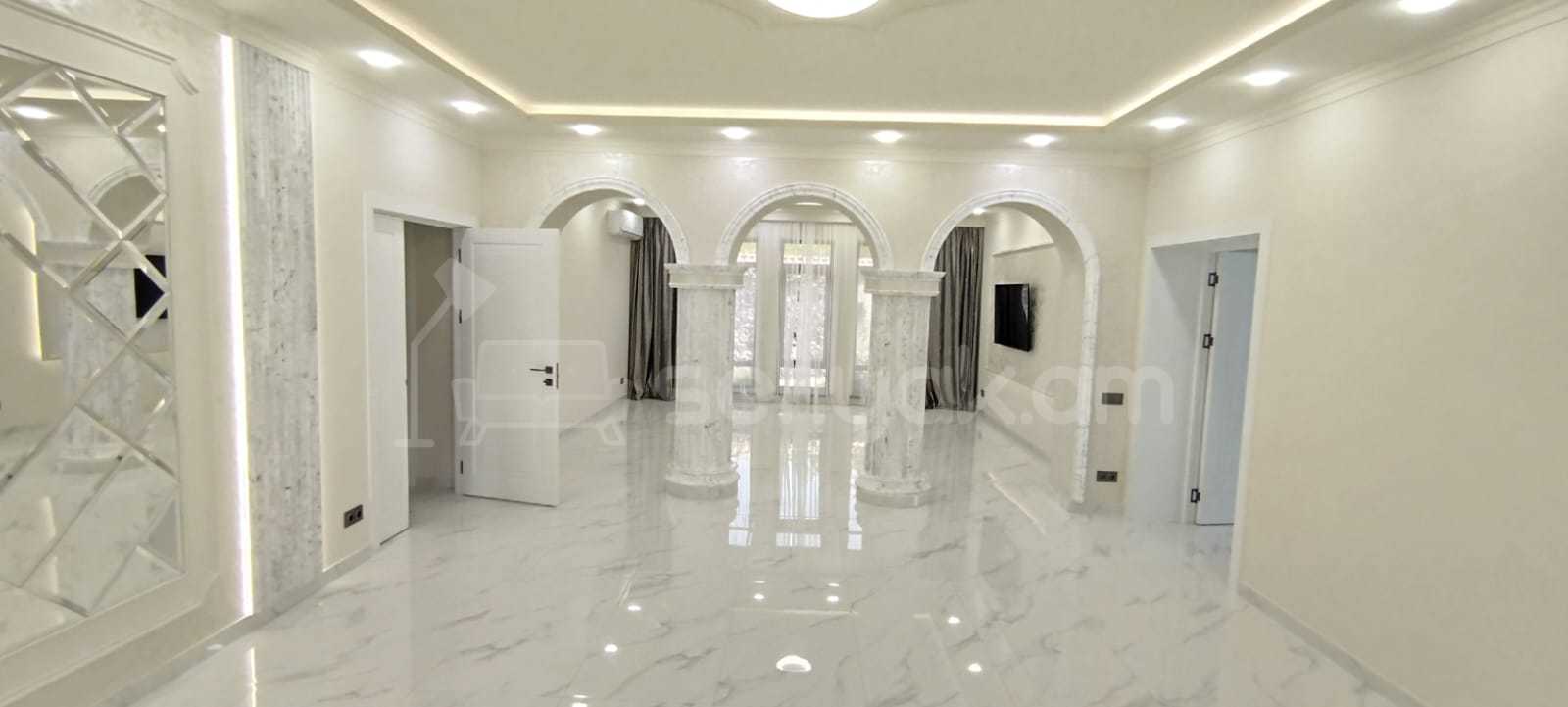 5 Սենյականոց Շքեղ Առանձնատուն, 300քմ, Լողավազանով