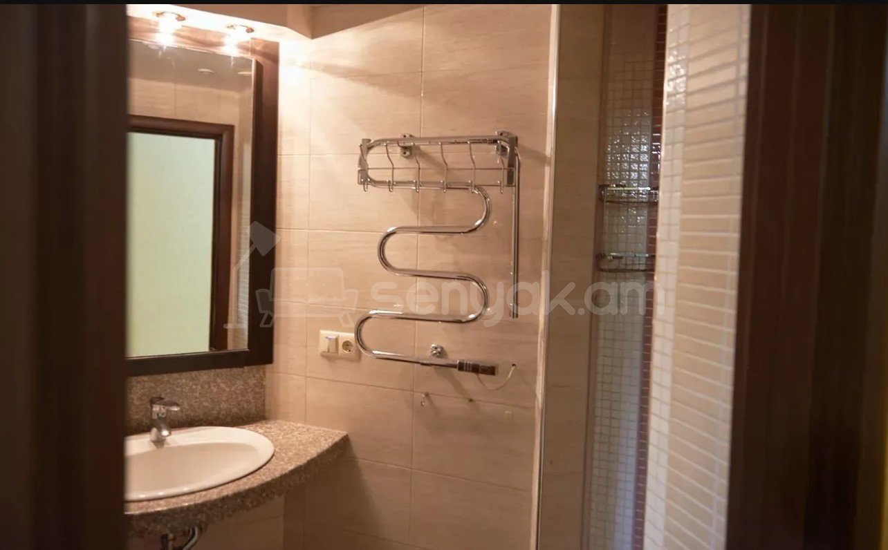 2 Սենյականոց Բնակարան Քարե Շենքում, 60քմ, 2/4 հարկ, Կապիտալ Վերանորոգված, Կահավորված