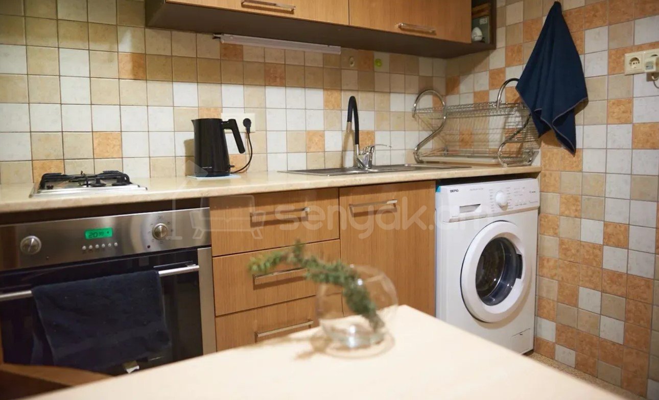 2 Սենյականոց Բնակարան Քարե Շենքում, 60քմ, 2/4 հարկ, Կապիտալ Վերանորոգված, Կահավորված