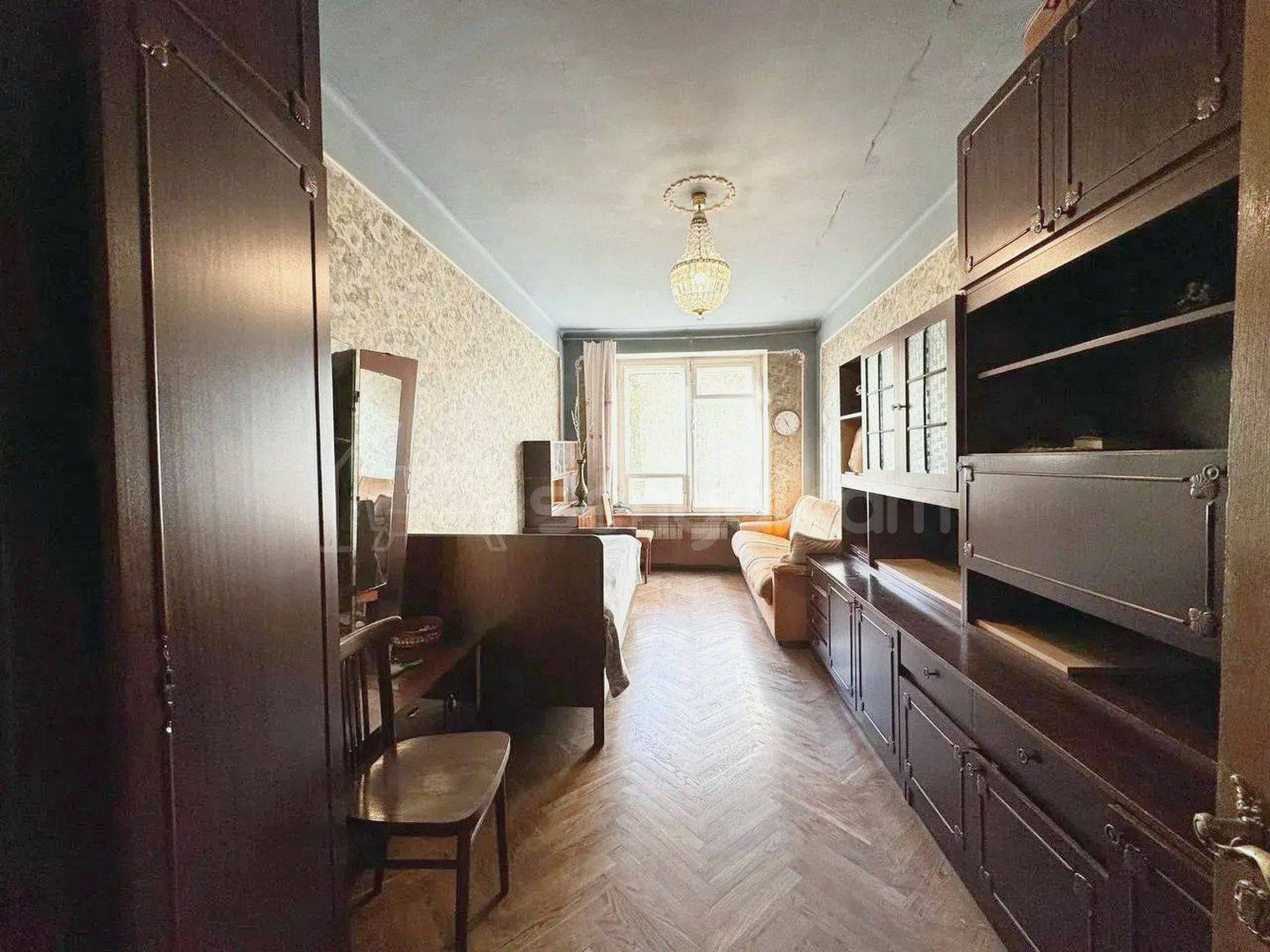 4 Սենյականոց Բնակարան Քարե Շենքում, 135քմ, 3/5 հարկ, Պետական Վիճակում