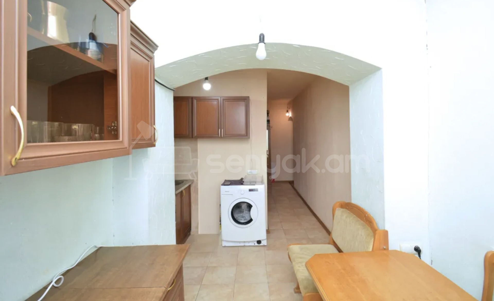 2 Սենյականոց Բնակարան Քարե Շենքում, 55քմ, 5/5 հարկ, Նորմալ Վիճակում