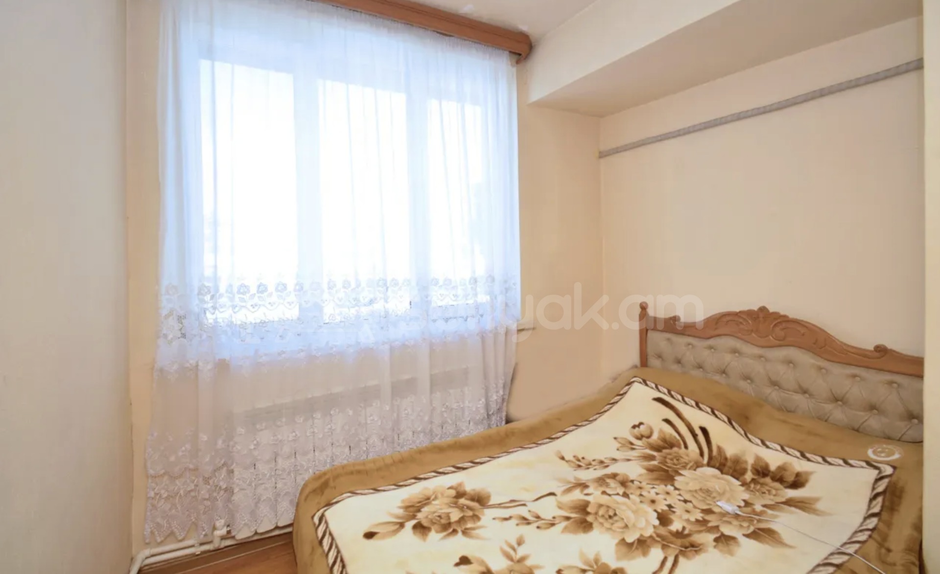 2 Սենյականոց Բնակարան Քարե Շենքում, 55քմ, 5/5 հարկ, Նորմալ Վիճակում