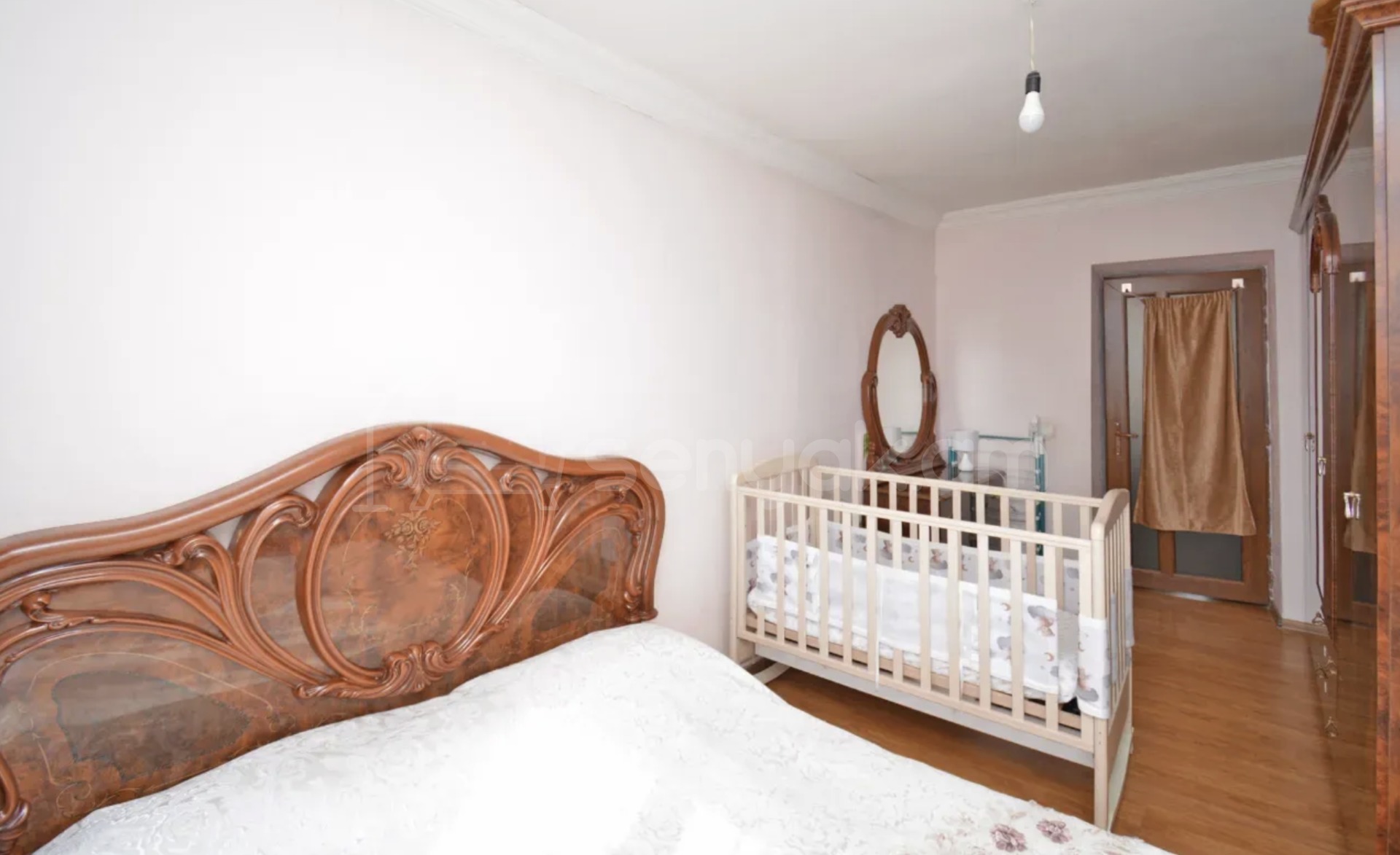 2 Սենյականոց Բնակարան Քարե Շենքում, 55քմ, 5/5 հարկ, Նորմալ Վիճակում