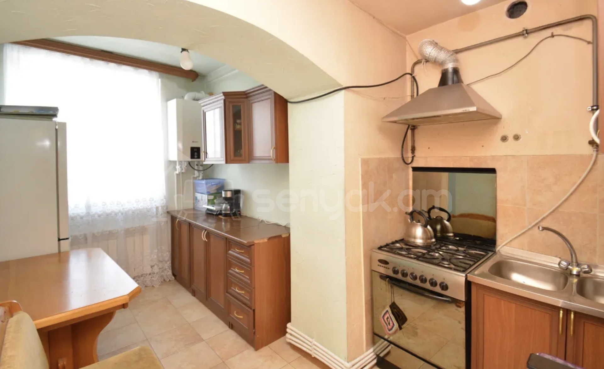 2 Սենյականոց Բնակարան Քարե Շենքում, 55քմ, 5/5 հարկ, Նորմալ Վիճակում