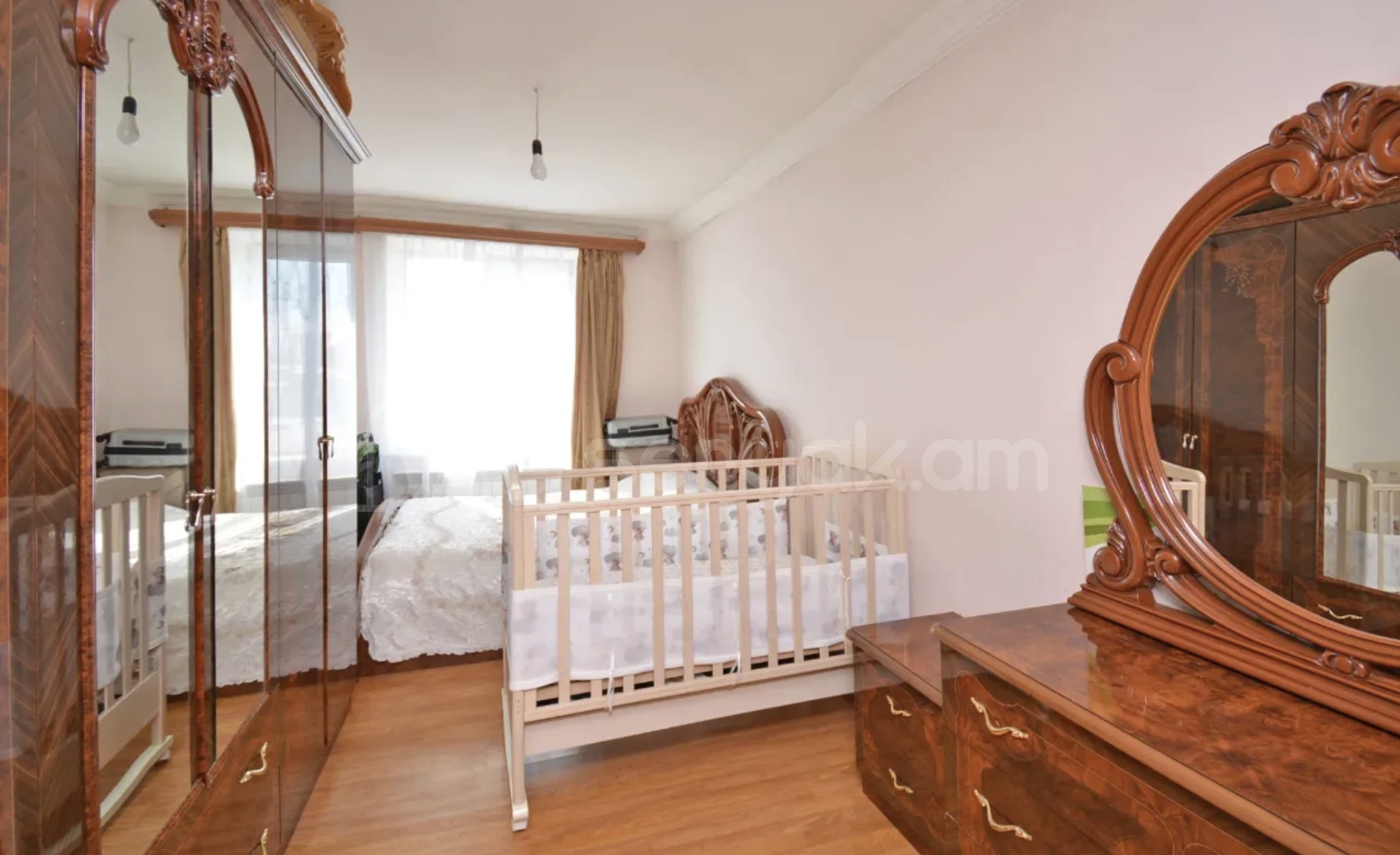 2 Սենյականոց Բնակարան Քարե Շենքում, 55քմ, 5/5 հարկ, Նորմալ Վիճակում