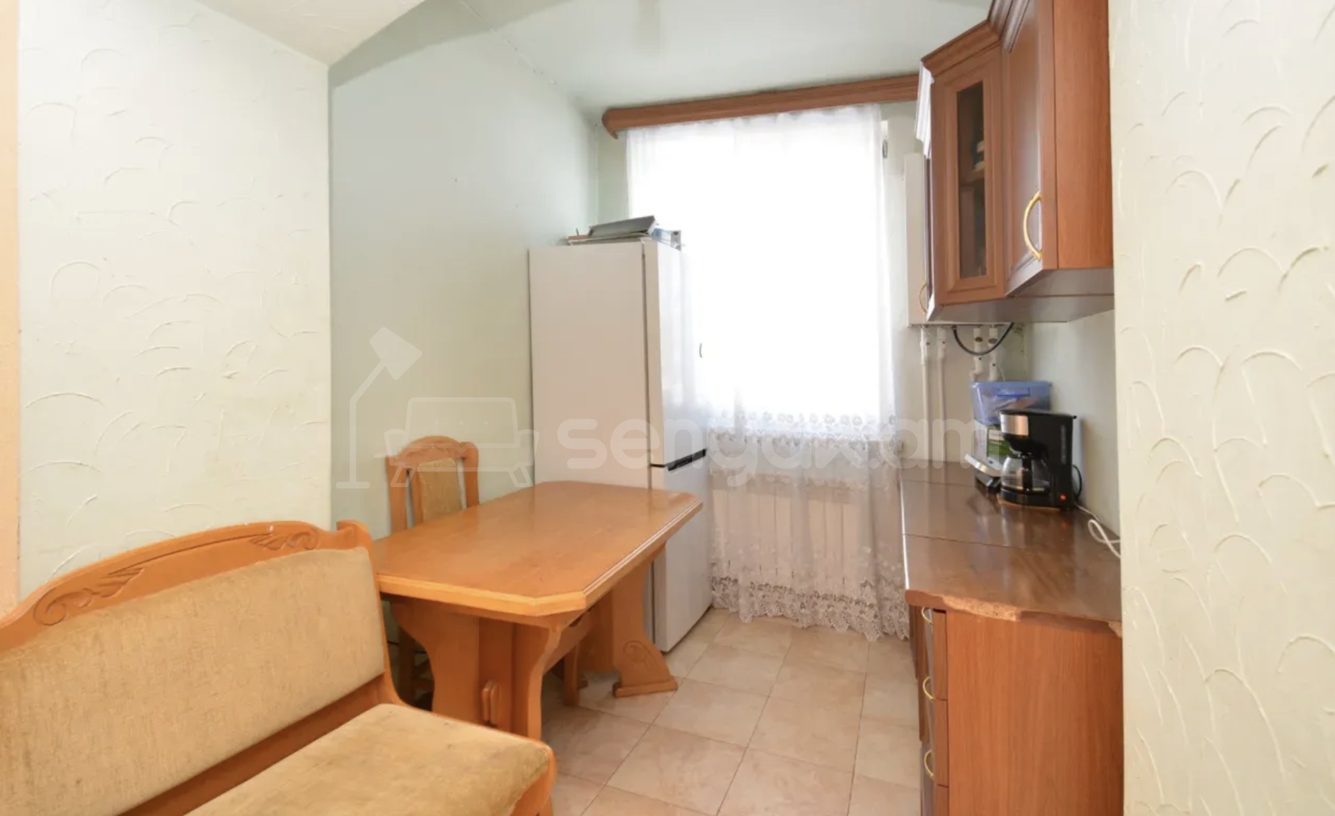 2 Սենյականոց Բնակարան Քարե Շենքում, 55քմ, 5/5 հարկ, Նորմալ Վիճակում